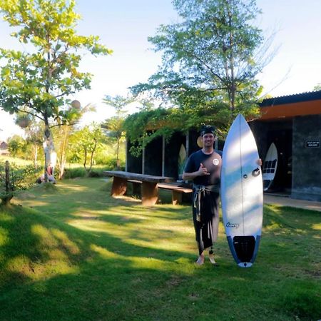 Keramas Surf Camp Hotel Ngoại thất bức ảnh